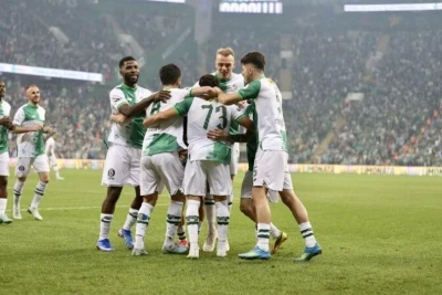 Bursaspor 2:0 ilə Pendikspor'u məğlub etdi, Toral Bayramovun komandası liderlə xal fərqini minimuma endirdi