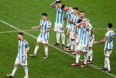 Argentina Kolumbiya ilə oyunda heç-heçə etdi, azlıqda qalsa da