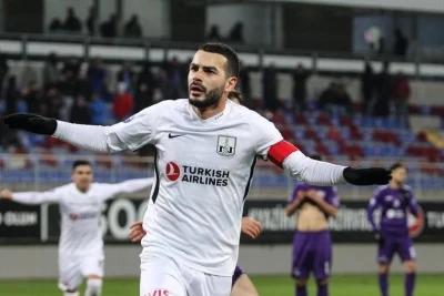 Emin Mahmudov: “Futbol oynamırıq, hakimlərə qarşı oynayırıq”