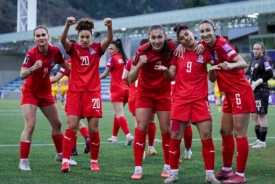 Qadın futbolçulardan ibarət milli komanda azarkeşlərlə görüşəcək