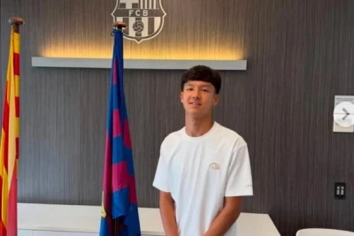 15 yaşlı qazaxıstanlı futbolçu “Barselona”da müqavilə imzalayıb