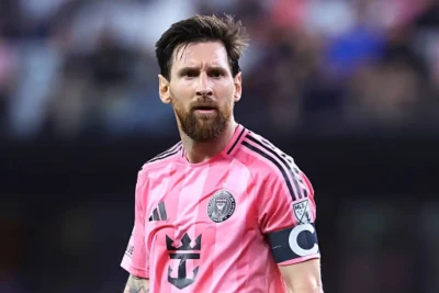 Messi beşinci sarı vərəqə almasına baxmayaraq, MLS-in "Nümunəvi davranış" qaydası sayəsində cəzadan yayınıb