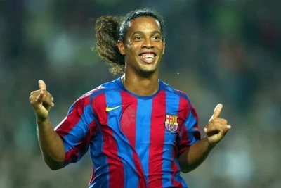 Ronaldinyo futbola qayıdacaq: Əfsanə karyerasını İtaliyada davam etdirəcək