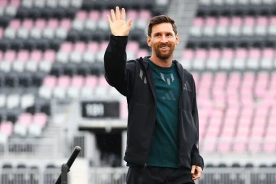 Messiyə Toxunmağın Dəyəri: Hindistanda Görüş və Foto Üçün Fantastik Qiymət