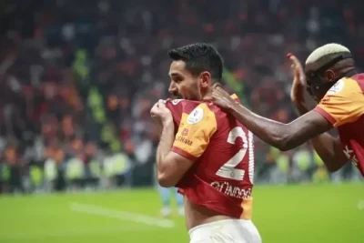 "Qalatasaray" "Beşiktaş" ilə heç-heçə etdi, ilk xal itkisi - VİDEO