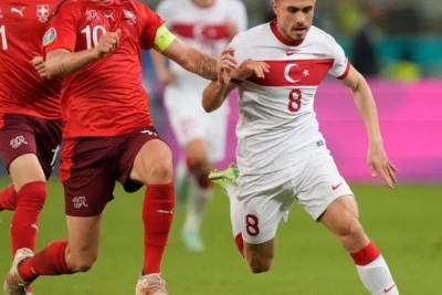 Dorukhan Toköz "Kayserispor"la müqavilə imzalayıb