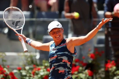 İqa Şvyontek Rollan Qarrosda Nadaldan sonra 40 qələbəyə ən tez çatan tennisçi oldu
