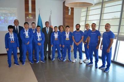 Avropa çempionatında 15 medal qazanan Azərbaycan ağırlıqqaldıranları ilə görüş