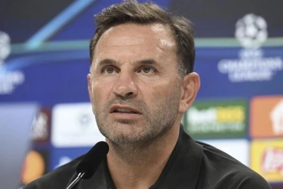 Okan Burukdan Mourinyoya sərt sözlər: "Məşqçi kimi inkişaf etmir"