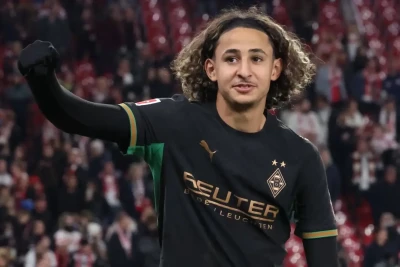 Bavariya, 17 yaşlı Borussia oyunçusuna maraq göstərdi
