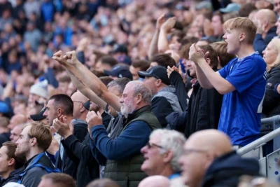 71 yaşlı "Everton" azarkeşinə irqçiliyə görə stadiona giriş qadağan edildi