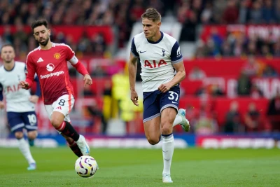 "Barselona" Mikki van de Venlə maraqlanır