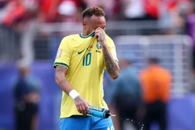 Neymar karyerasını başa vurdu