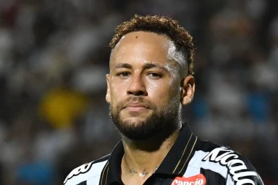 Neymar məşqə qatılmayaraq “Santos”un bazasını icazəsiz tərk edib