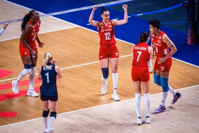 Türkiyə qadın milli voleybol komandası Millətlər Liqasının finalına yüksəlib