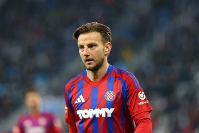 Məşhur futbolçu karyerasını bitirir