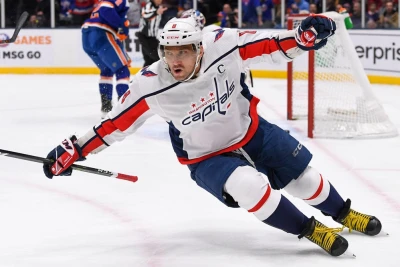 Oveçkin eyni komandada 1500 oyun keçirən səkkizinci NHL oyunçusu oldu