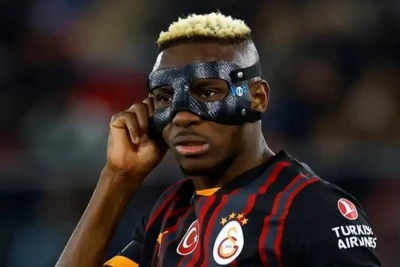 Viktor Osimhen əməliyyat keçirib, 6 həftə meydandan kənarda qalacaq