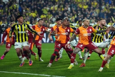 "Qalatasaray" "Fənərbağça"nı 3:0 hesabı ilə məğlub etdi