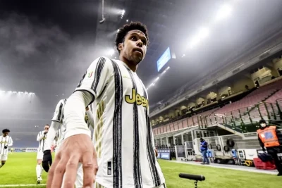 "Yuventus" Veston Makkenni ilə müqaviləni uzadıb