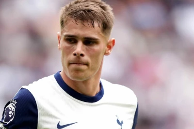 Barselona "Tottenhem"in Mərkəz Müdafiəçisini Transfer Etmək İstəyir