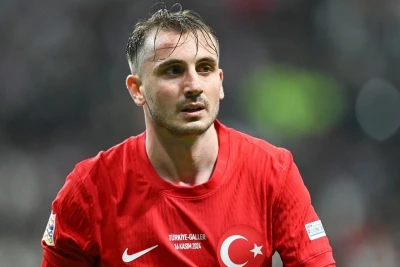 Kerem Aktürkoğlu Avstraliya müdafiəçiləri ilə boy fərqi ilə diqqət çəkdi