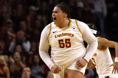 Audi Kruk: 115 kiloqramlıq basketbolçu ABŞ tələbə basketbolunda parlayır, sağlamlıq narahatlığı yaradır