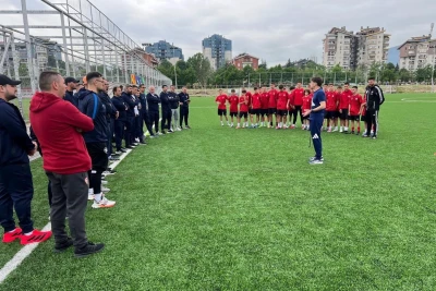 "Qarabağ"ın baş məşqçisi 15 ölkədən olan mütəxəssisə təlim keçib - FOTO
