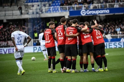 "Renn" "Oser"i səfərdə darmadağın etdi