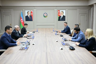 Baş nazir Əli Əsədov Dünya Minifutbol Federasiyasının prezidenti ilə görüş keçirib
