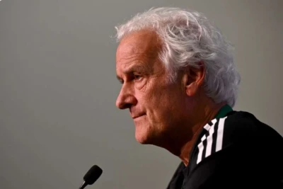 Fred Rutten Kurasao millisinin baş məşqçisi postundan ayrılıb