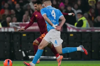 "Napoli" "Roma"nı məğlub edərək zirvəyə yüksəldi