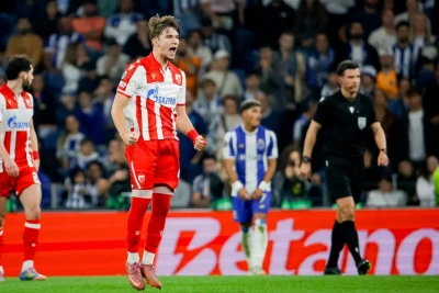 "Bavariya" "Srvena Zvezda"nın 17 yaşlı yarımmüdafiəçisi Vasiliye Kostovla maraqlanır