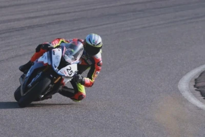 Azərbaycanlı motoidmançı Gürcüstanda bürünc medal qazanıb - FOTO