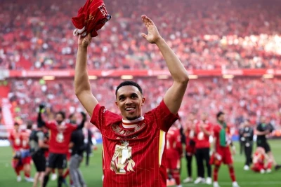 Trent Alexander-Arnold "Liverpul"dan ayrılacağını bəyan edib