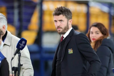 Maykl Karrik "Mançester Yunayted"in müvəqqəti baş məşqçi postuna ən real namizəddir