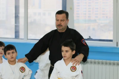 Köməyə ehtiyacı olan əməkdar məşqçi Mirəli Seyidova yardım edək!