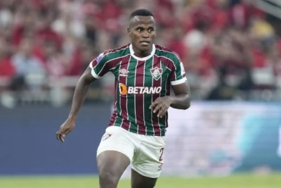 Con Arias "Qalatasaray"ın marağına baxmayaraq, "Vulverhempton"a transfer olundu