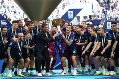 "İnter" İtaliya A Seriyasının çempionluq kubokunu qəbul etdi