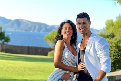 Corcina Ronaldudan "Sevgililər Günü"ndə aldığı evi nümayiş etdirdi