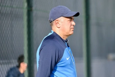 Elxan Abdullayev U-19-un İslandiya üzərində qələbəsindən və oyunçuların xarakterindən danışdı