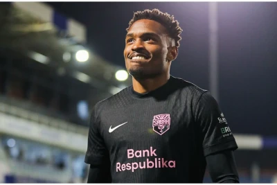 Coy-Lens Mikels Premyer Liqada 100-cü oyununu keçirib