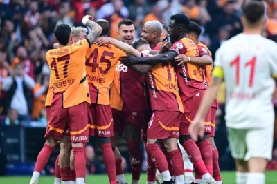 "Qalatasaray" 25-ci dəfə Türkiyə çempionluğunu qazanıb