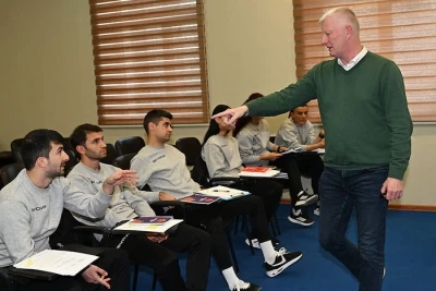 FIFA dərəcəli qadın hakimlər və digər hakimlər üçün VAR sertifikasiyası təlimi keçirilir