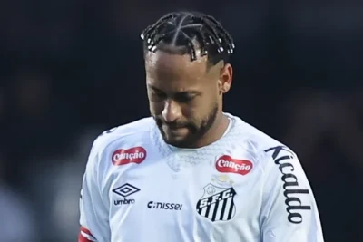 Neymar yenidən zədələndi və meydanı tərk etdi