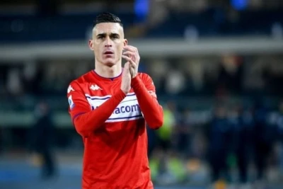 "Real" və "Napoli"nin keçmiş forvardı bu həftə karyerasını başa vurur