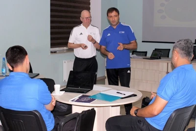 UEFA Pro Kateqoriyalı Məşqçi Kursunun III Mərhələsi Liderlik Mövzularını Əhatə Edir