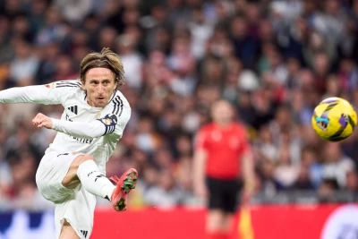 "Real Madrid" Modrić'e İki Haftalık Sözleşme Teklif Etmeyi Planlıyor