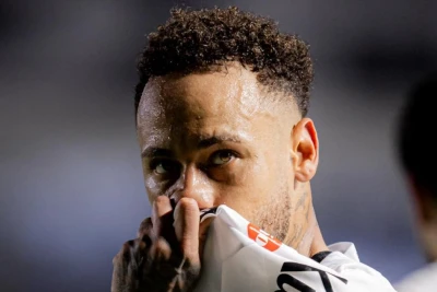 Neymar Vinisius Juniorun rəqsini təkrarladı: Qol sevincində etiraz doğuran hərəkət