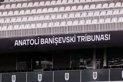 Anatoli Banişevskinin adı "Neftçi" stadionunun tribunasına verildi